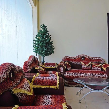 Oyo Life 511 Grace Residence Surabaya Luaran gambar