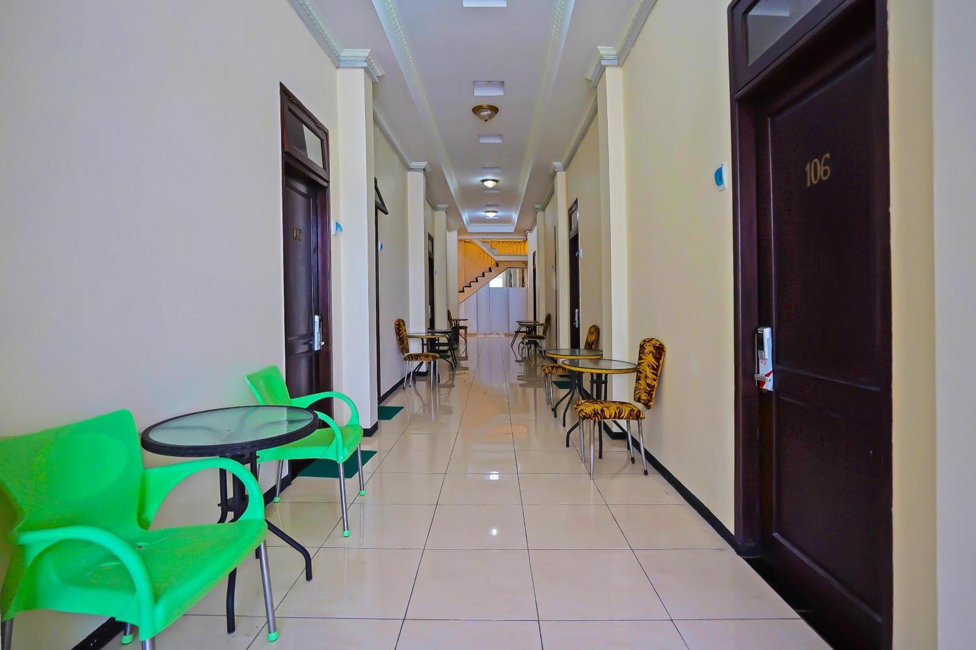 Oyo Life 511 Grace Residence Surabaya Luaran gambar