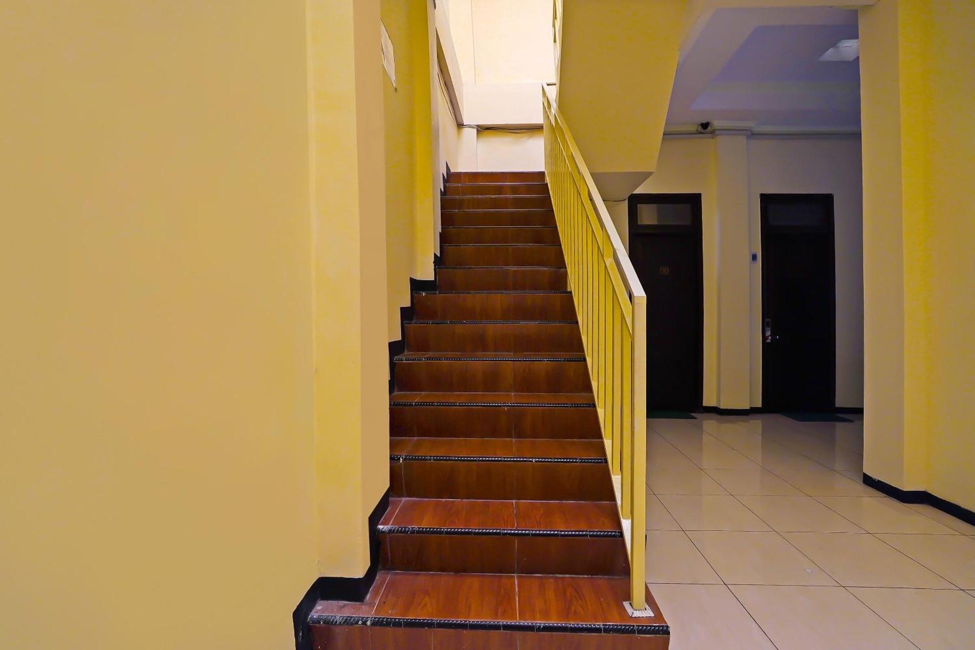 Oyo Life 511 Grace Residence Surabaya Luaran gambar