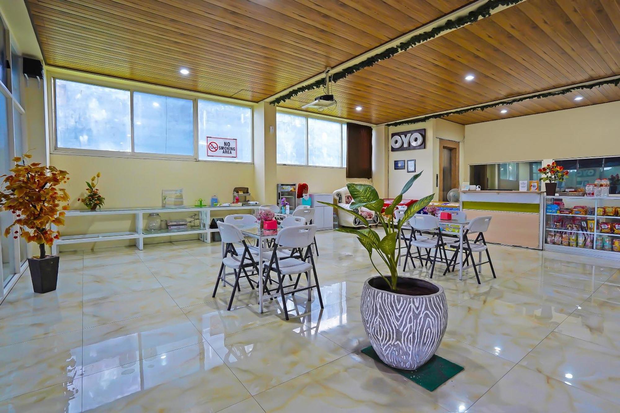 Oyo Life 511 Grace Residence Surabaya Luaran gambar