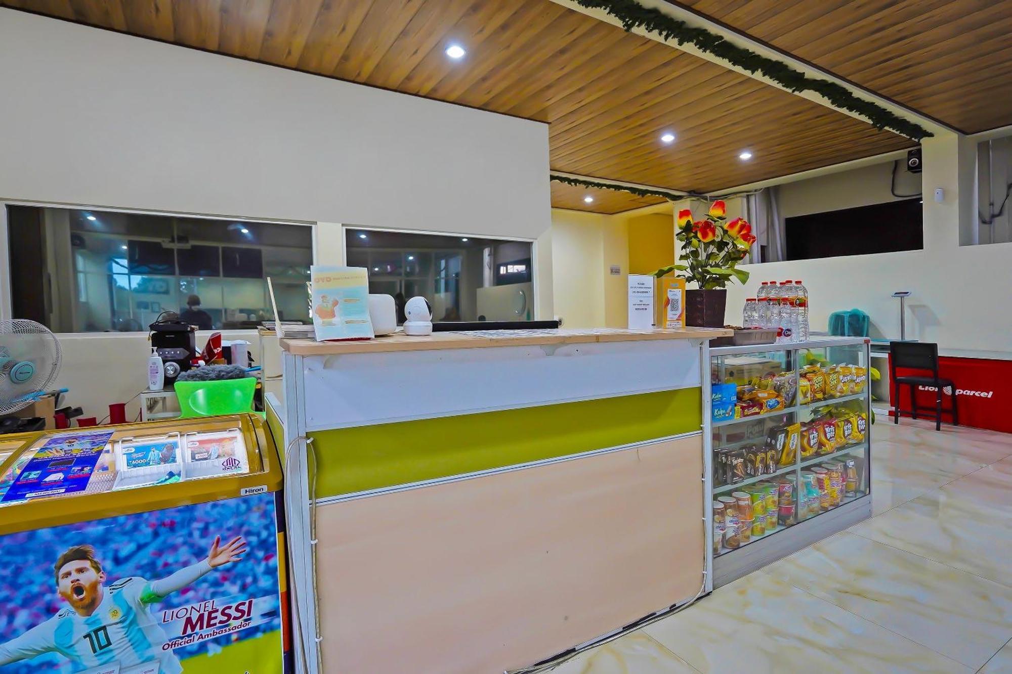 Oyo Life 511 Grace Residence Surabaya Luaran gambar